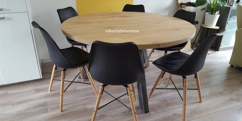 Eiken tafel rond - 3 metalen poten