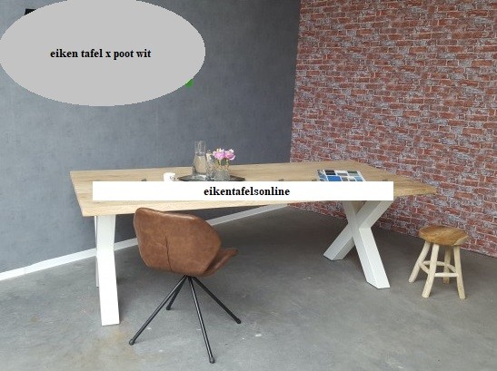 Eiken boomstamtafel - 4,5 dik - metalen onderstel X poot 10x10 cm