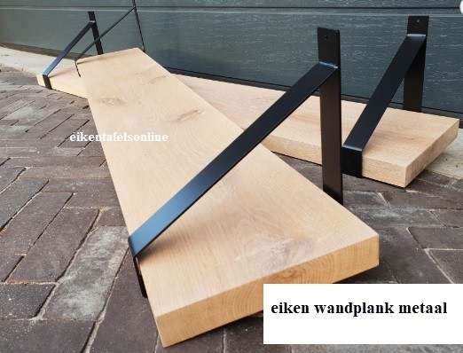 Eikenhout wandplank met metalen dragers